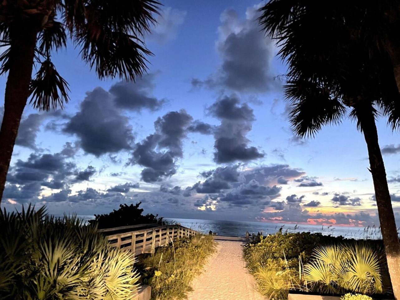 Sun, Sand, Coastal Haven 1 Apartment Clearwater Beach Exterior photo